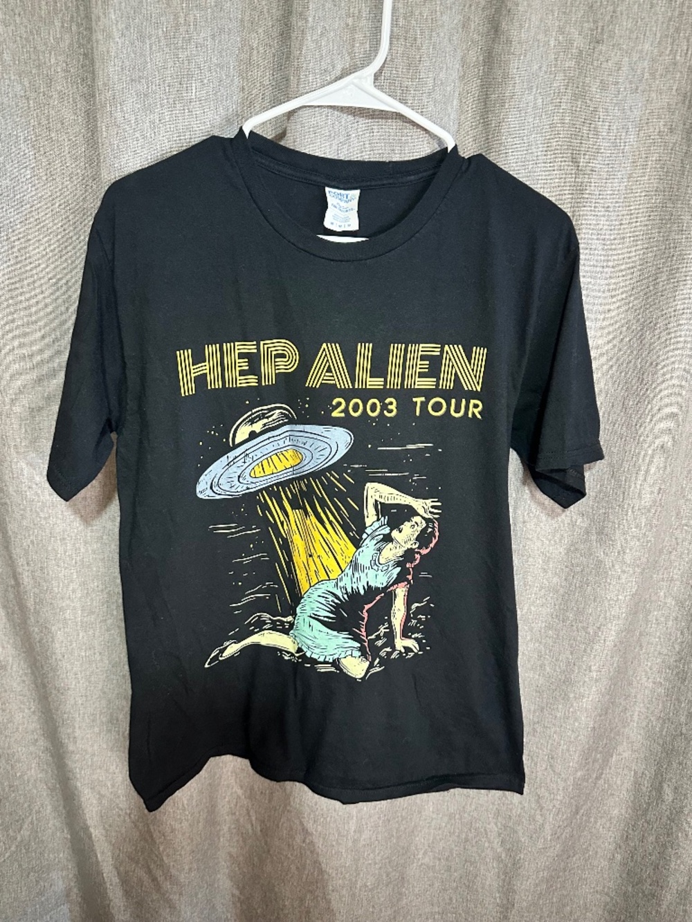Gilmore Girls Hep Alien Band 2003 Tour Graphic Tee - Medium